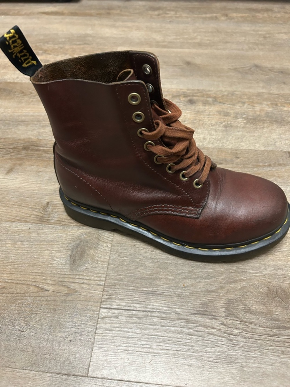 Dr. Martens Women’s Size 5 US Brown Leather Ankle 8-Eye Lace-Up Boots Distressed - Picture 5 of 10